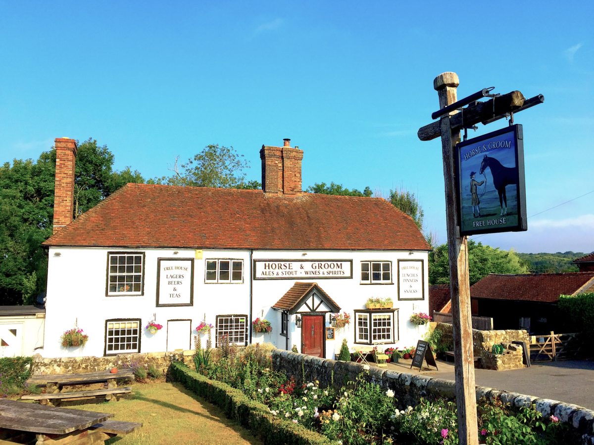 NEWS ABOUT THE HORSE & GROOM
