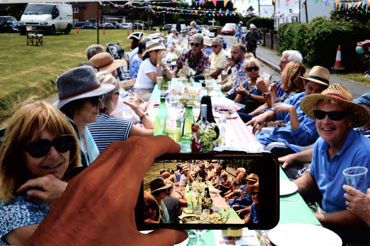 BIG JUBILEE LUNCH PHOTO COMP