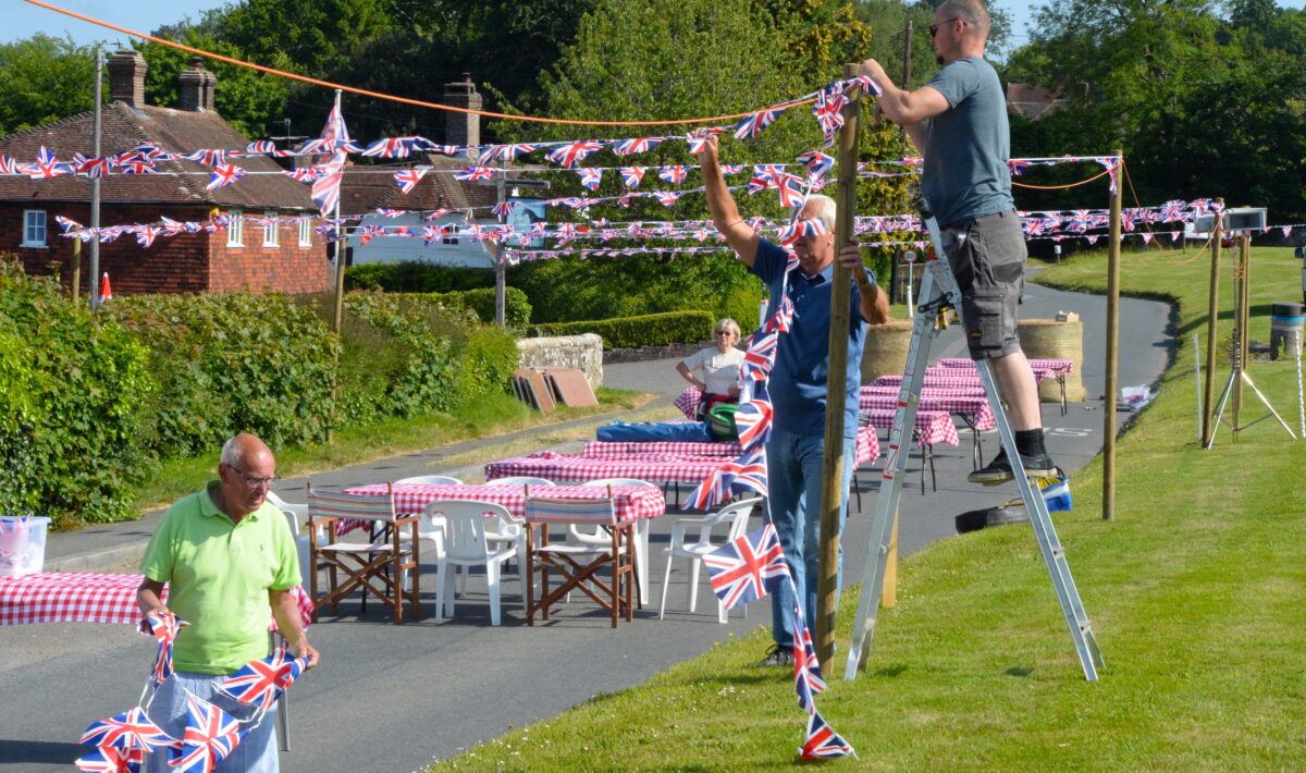 THE RUSHLAKE GREEN BIG LUNCH IS GO – TODAY SUNDAY 4TH JUNE 12.00 NOON