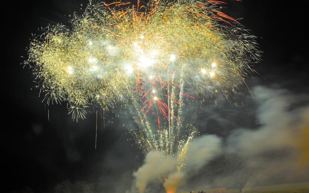 BONFIRE & FIREWORKS BACK ON THE GREEN